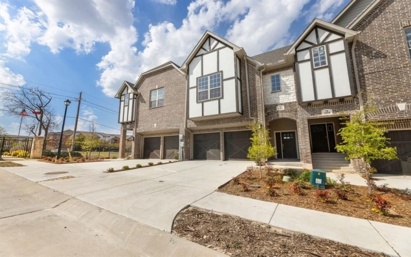 102 Kensington Drive, Lewisville, TX 75067, 3 Bedrooms Bedrooms, ,2 BathroomsBathrooms,Residential,For Sale,102 Kensington Drive,0,21091694