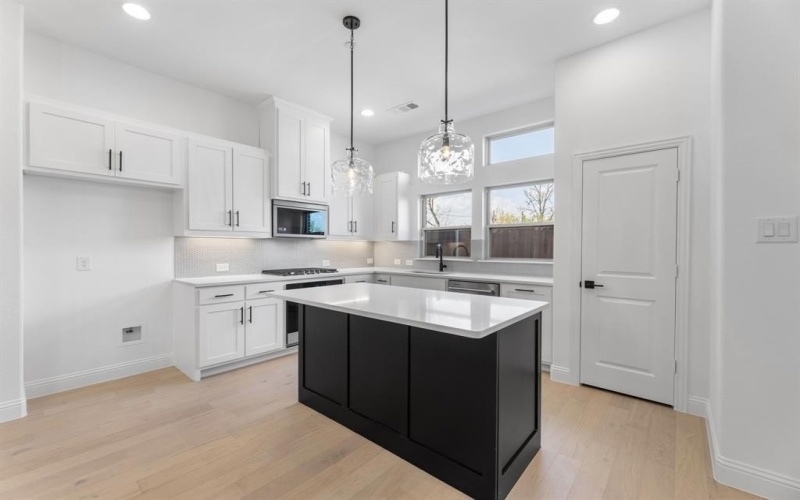 102 Kensington Drive, Lewisville, TX 75067, 3 Bedrooms Bedrooms, ,2 BathroomsBathrooms,Residential,For Sale,102 Kensington Drive,0,21091694