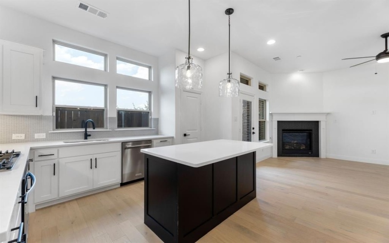 102 Kensington Drive, Lewisville, TX 75067, 3 Bedrooms Bedrooms, ,2 BathroomsBathrooms,Residential,For Sale,102 Kensington Drive,0,21091694