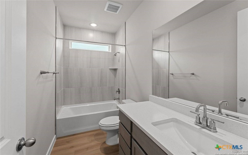 741 Whitman Street, New Braunfels, TX 78130, 4 Habitaciones Habitaciones , ,2 BañosBaños,Residential,En Venta,741 Whitman Street,0,595876