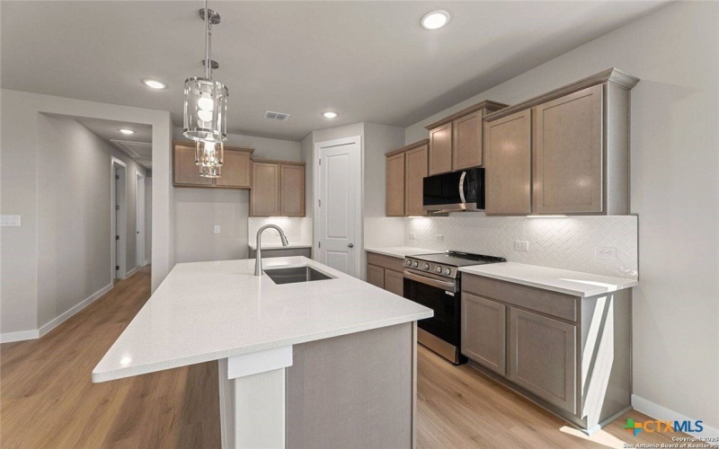 741 Whitman Street, New Braunfels, TX 78130, 4 Habitaciones Habitaciones , ,2 BañosBaños,Residential,En Venta,741 Whitman Street,0,595876
