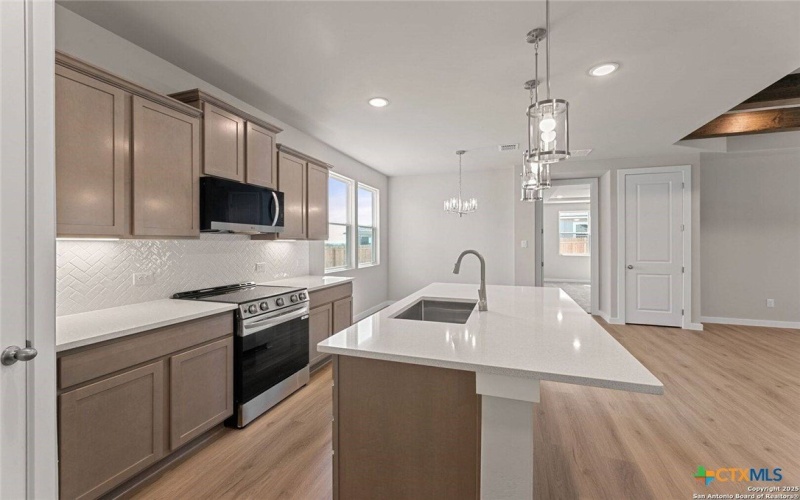741 Whitman Street, New Braunfels, TX 78130, 4 Habitaciones Habitaciones , ,2 BañosBaños,Residential,En Venta,741 Whitman Street,0,595876