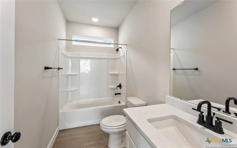 735 Langston Lane, New Braunfels, TX 78130, 4 Habitaciones Habitaciones , ,3 BañosBaños,Residential,En Venta,735 Langston Lane,0,595878