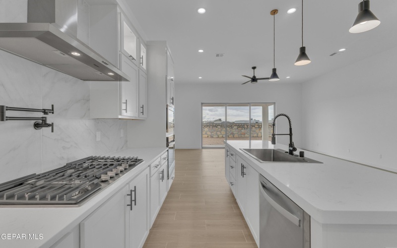 14573 John McNeely Avenue, El Paso, TX 79938, 4 Habitaciones Habitaciones , ,3 BañosBaños,Residential,En Venta,14573 John McNeely Avenue,0,932364