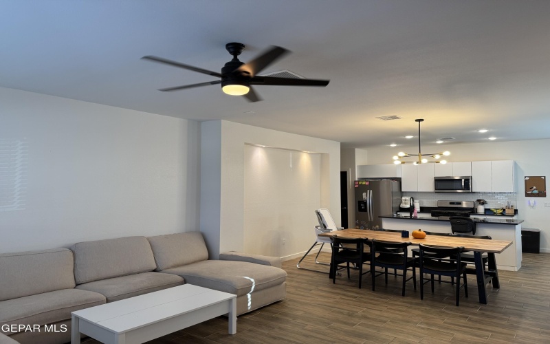 15148 Concentrate Avenue, El Paso, TX 79938, 3 Habitaciones Habitaciones , ,2 BañosBaños,Residential,En Venta,15148 Concentrate Avenue,0,932420