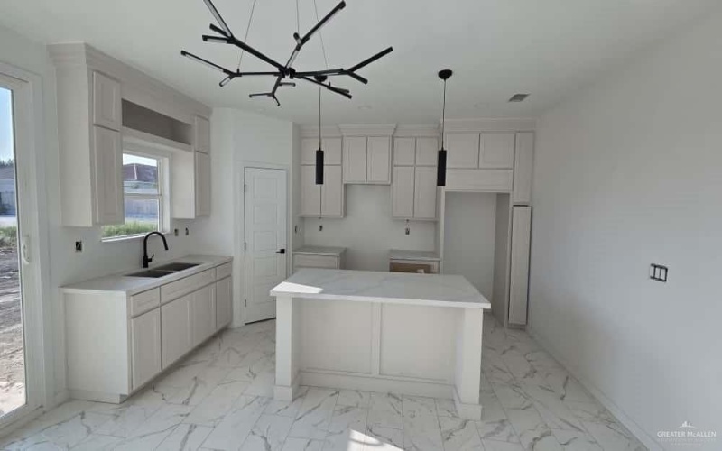 3426 K Center Street, McAllen, TX 78503, 3 Habitaciones Habitaciones , ,2 BañosBaños,Residential,En Venta,3426 K Center Street,0,481880