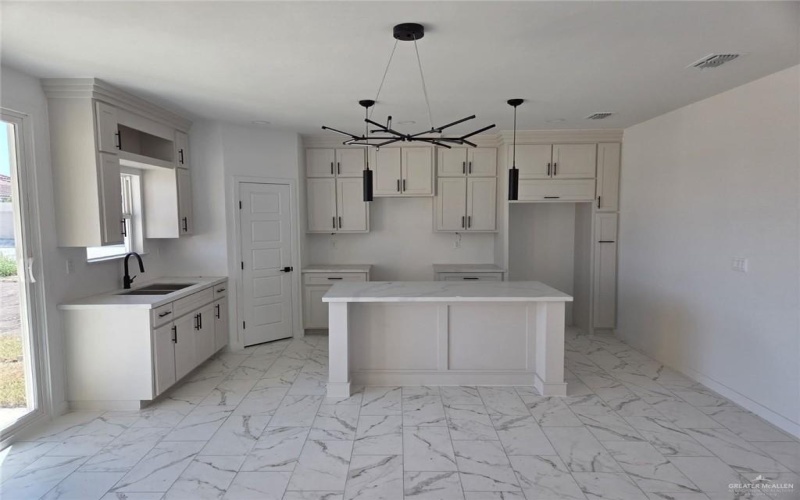 3527 K Center Street, McAllen, TX 78503, 3 Habitaciones Habitaciones , ,2 BañosBaños,Residential,En Venta,3527 K Center Street,0,483891