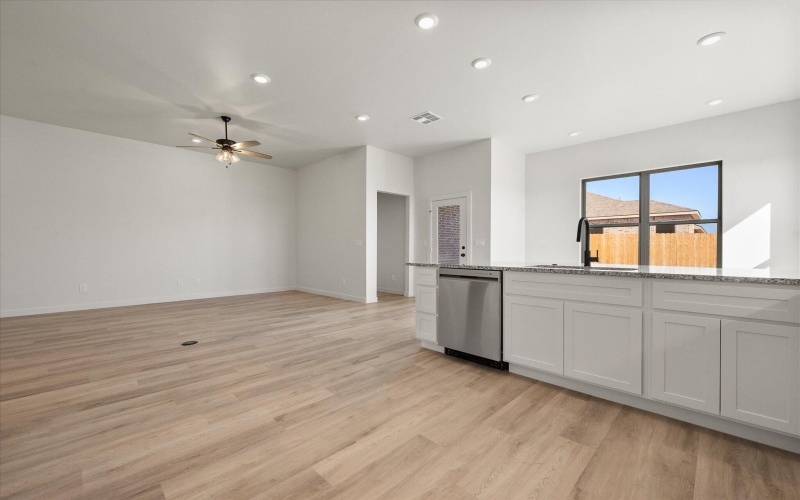 3002 139th Street, Lubbock, TX 79423, 4 Habitaciones Habitaciones , ,2 BañosBaños,Residential,En Venta,3002 139th Street,0,202562096