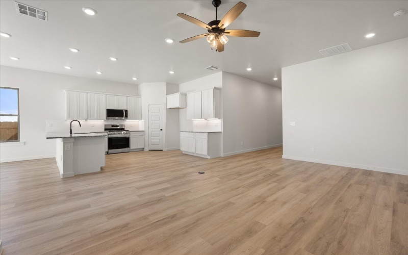 3002 139th Street, Lubbock, TX 79423, 4 Habitaciones Habitaciones , ,2 BañosBaños,Residential,En Venta,3002 139th Street,0,202562096