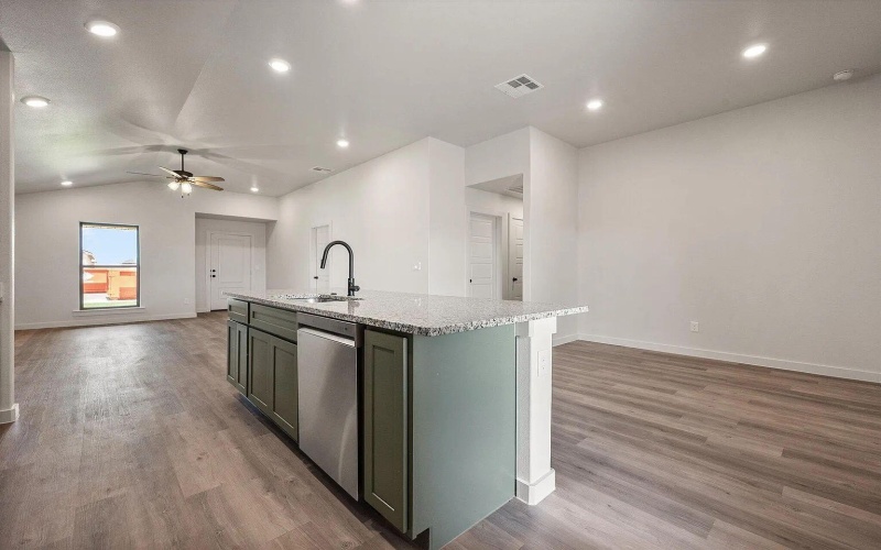 7215 8th Street, Lubbock, TX 79416, 3 Habitaciones Habitaciones , ,2 BañosBaños,Residential,En Venta,7215 8th Street,0,202562102