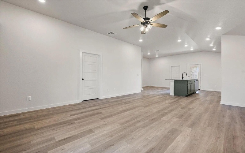 7215 8th Street, Lubbock, TX 79416, 3 Habitaciones Habitaciones , ,2 BañosBaños,Residential,En Venta,7215 8th Street,0,202562102