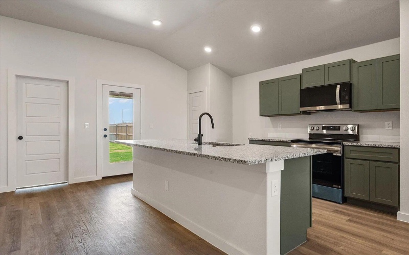 7215 8th Street, Lubbock, TX 79416, 3 Habitaciones Habitaciones , ,2 BañosBaños,Residential,En Venta,7215 8th Street,0,202562102