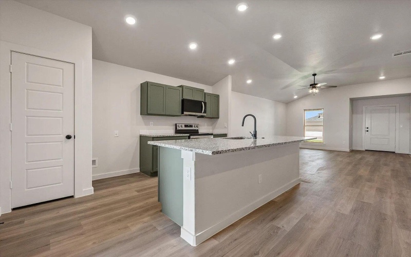 7215 8th Street, Lubbock, TX 79416, 3 Habitaciones Habitaciones , ,2 BañosBaños,Residential,En Venta,7215 8th Street,0,202562102