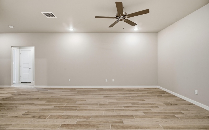 618 E 13th Street, Wolfforth, TX 79382, 3 Bedrooms Bedrooms, ,2 BathroomsBathrooms,Residential,For Sale,618 E 13th Street,0,202562120