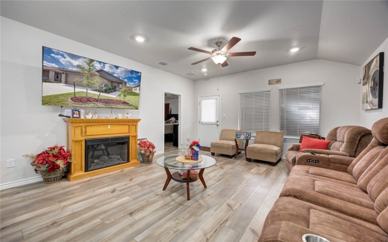 7621 Bullrider Drive, Corpus Christi, TX 78414, 3 Bedrooms Bedrooms, ,2 BathroomsBathrooms,Residential,For Sale,7621 Bullrider Drive,0,466575
