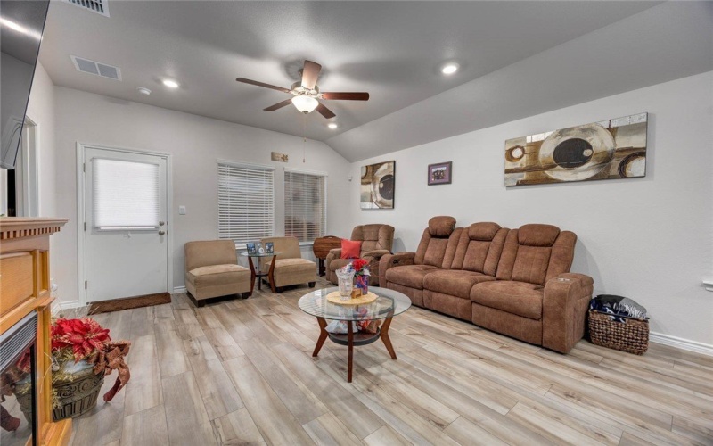 7621 Bullrider Drive, Corpus Christi, TX 78414, 3 Bedrooms Bedrooms, ,2 BathroomsBathrooms,Residential,For Sale,7621 Bullrider Drive,0,466575