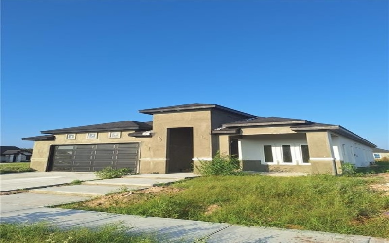 3013 N Elm Avenue, Edinburg, TX 78541, 4 Bedrooms Bedrooms, ,3 BathroomsBathrooms,Residential,For Sale,3013 N Elm Avenue,0,483832