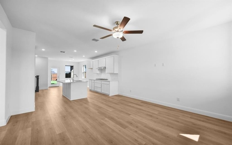 117 North Sky Drive, Celina, TX 75009, 3 Bedrooms Bedrooms, ,2 BathroomsBathrooms,Residential,For Sale,117 North Sky Drive,0,21029110