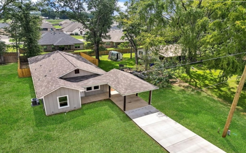 240 Elm Street, Winona, TX 75792, 3 Bedrooms Bedrooms, ,2 BathroomsBathrooms,Residential,For Sale,240 Elm Street,0,21086442