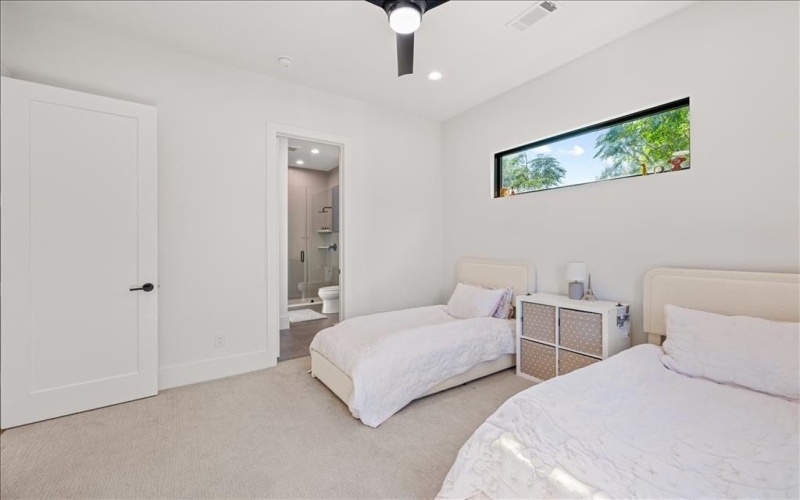 5839 Richmond Avenue, Dallas, TX 75206, 4 Habitaciones Habitaciones , ,5 BañosBaños,Residential,En Venta,5839 Richmond Avenue,0,21087992