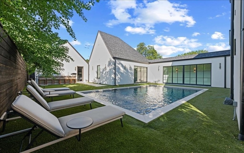 5839 Richmond Avenue, Dallas, TX 75206, 4 Habitaciones Habitaciones , ,5 BañosBaños,Residential,En Venta,5839 Richmond Avenue,0,21087992