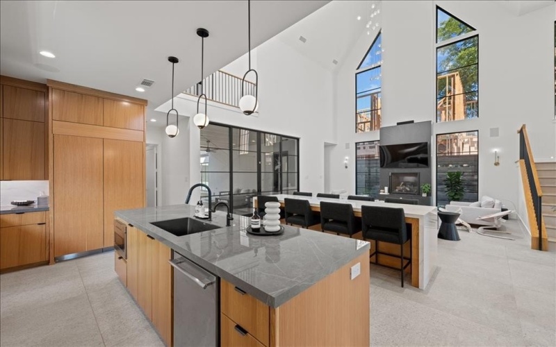 5839 Richmond Avenue, Dallas, TX 75206, 4 Habitaciones Habitaciones , ,5 BañosBaños,Residential,En Venta,5839 Richmond Avenue,0,21087992