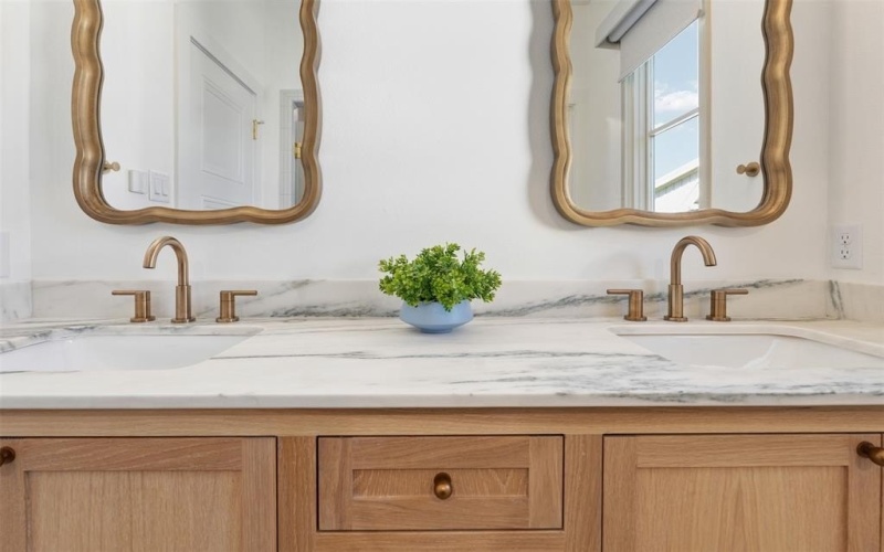 13290 Waterside Drive, Malakoff, TX 75148, 5 Bedrooms Bedrooms, ,6 BathroomsBathrooms,Residential,For Sale,13290 Waterside Drive,0,21089382