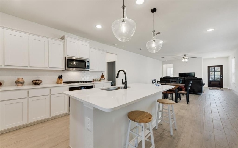 2817 Livestock Drive, Midlothian, TX 76065, 3 Bedrooms Bedrooms, ,2 BathroomsBathrooms,Residential,For Sale,2817 Livestock Drive,0,21090142