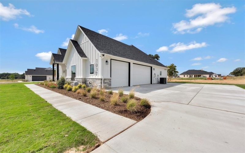 1037 Arbor Vista, Azle, TX 76020, 3 Bedrooms Bedrooms, ,2 BathroomsBathrooms,Residential,For Sale,1037 Arbor Vista,0,21090298