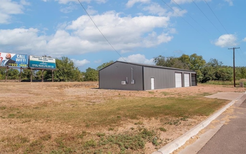 101 Richards, Brady, TX 76825, ,Commercial Sale,For Sale,101 Richards,0,21091305