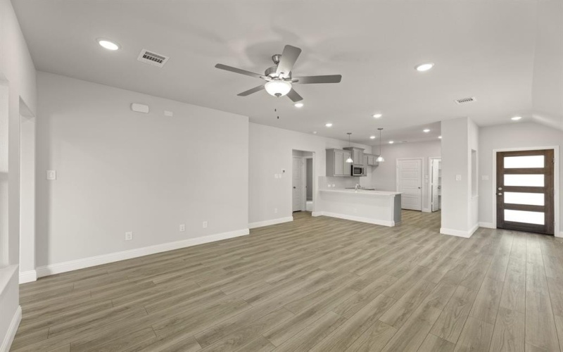 1621 Meadow Crest, Aubrey, TX 76227, 3 Bedrooms Bedrooms, ,2 BathroomsBathrooms,Residential,For Sale,1621 Meadow Crest,0,21092264
