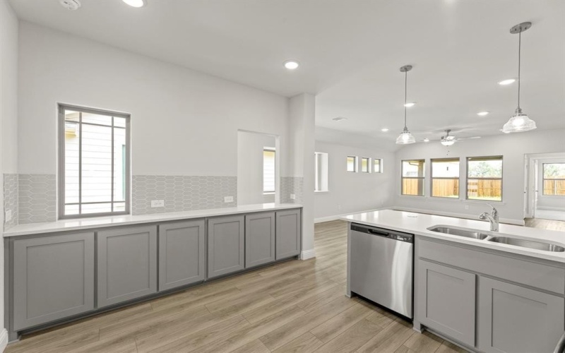1621 Meadow Crest, Aubrey, TX 76227, 3 Bedrooms Bedrooms, ,2 BathroomsBathrooms,Residential,For Sale,1621 Meadow Crest,0,21092264