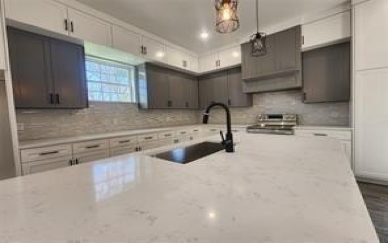 2121 S Edgewood Terrace, Fort Worth, TX 76105, 4 Habitaciones Habitaciones , ,2 BañosBaños,Residential,En Venta,2121 S Edgewood Terrace,0,21092492