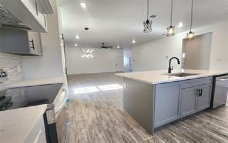 2121 S Edgewood Terrace, Fort Worth, TX 76105, 4 Habitaciones Habitaciones , ,2 BañosBaños,Residential,En Venta,2121 S Edgewood Terrace,0,21092492