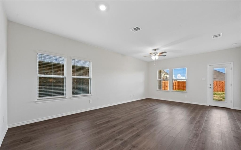 1917 Windy Banks Drive, Princeton, TX 75407, 4 Habitaciones Habitaciones , ,3 BañosBaños,Residential,En Venta,1917 Windy Banks Drive,0,21092514