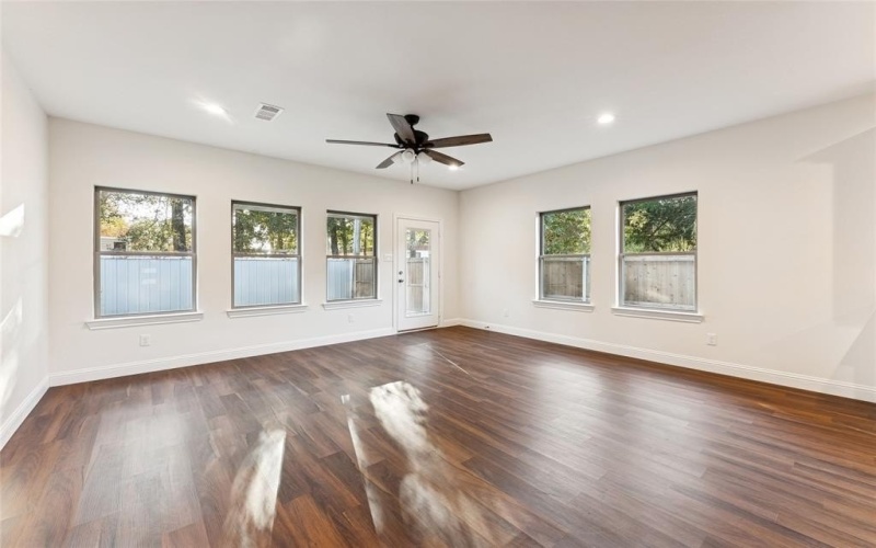 246 N Cherokee Shores Drive, Mabank, TX 75156, 3 Habitaciones Habitaciones , ,2 BañosBaños,Residential,En Venta,246 N Cherokee Shores Drive,0,21092623