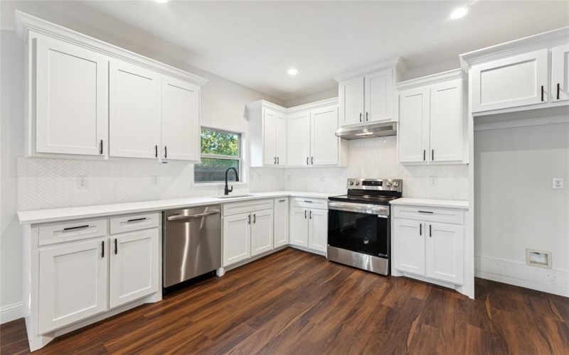 246 N Cherokee Shores Drive, Mabank, TX 75156, 3 Habitaciones Habitaciones , ,2 BañosBaños,Residential,En Venta,246 N Cherokee Shores Drive,0,21092623