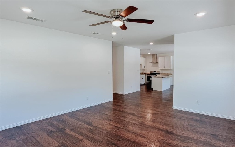 301 SW 6th Street, Kerens, TX 75144, 3 Habitaciones Habitaciones , ,2 BañosBaños,Residential,En Venta,301 SW 6th Street,0,21092997