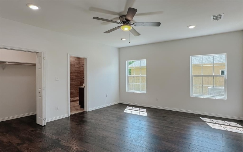 301 SW 6th Street, Kerens, TX 75144, 3 Habitaciones Habitaciones , ,2 BañosBaños,Residential,En Venta,301 SW 6th Street,0,21092997