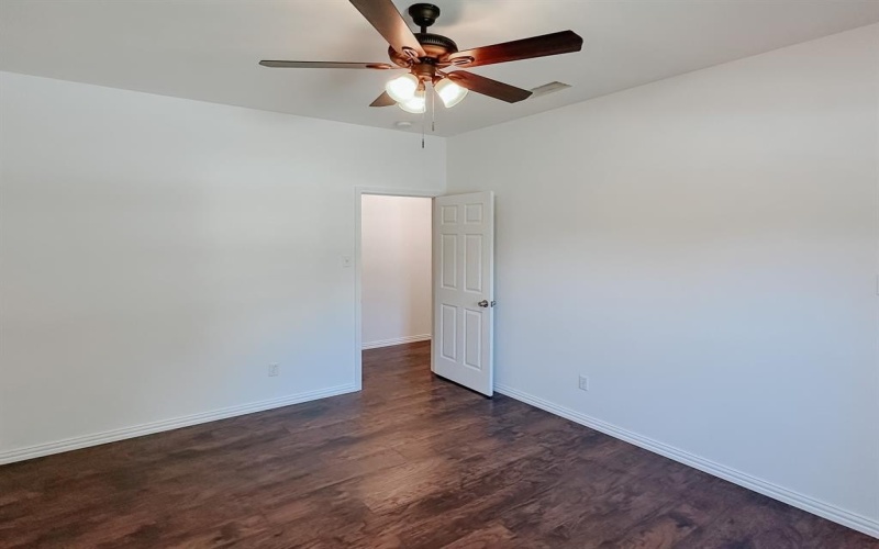301 SW 6th Street, Kerens, TX 75144, 3 Habitaciones Habitaciones , ,2 BañosBaños,Residential,En Venta,301 SW 6th Street,0,21092997
