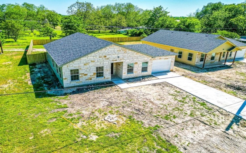 301 SW 6th Street, Kerens, TX 75144, 3 Habitaciones Habitaciones , ,2 BañosBaños,Residential,En Venta,301 SW 6th Street,0,21092997