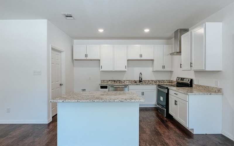 301 SW 6th Street, Kerens, TX 75144, 3 Habitaciones Habitaciones , ,2 BañosBaños,Residential,En Venta,301 SW 6th Street,0,21092997