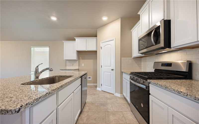 7906 Lariat Toss Drive, Corpus Christi, TX 78414, 4 Habitaciones Habitaciones , ,2 BañosBaños,Residential,En Venta,7906 Lariat Toss Drive,0,466540