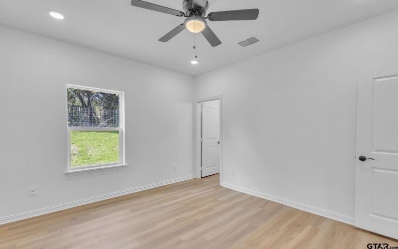 1410 W Connally St, Tyler, TX 75701, 3 Habitaciones Habitaciones , ,2 BañosBaños,Residential,En Venta,1410 W Connally St,0,25015563