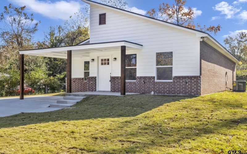1410 W Connally St, Tyler, TX 75701, 3 Habitaciones Habitaciones , ,2 BañosBaños,Residential,En Venta,1410 W Connally St,0,25015563