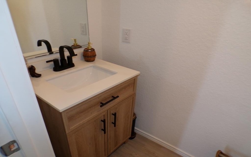 1087 Shutter Way, Kerrville, TX 78028, 4 Habitaciones Habitaciones , ,2 BañosBaños,Residential,En Venta,1087 Shutter Way,0,120709