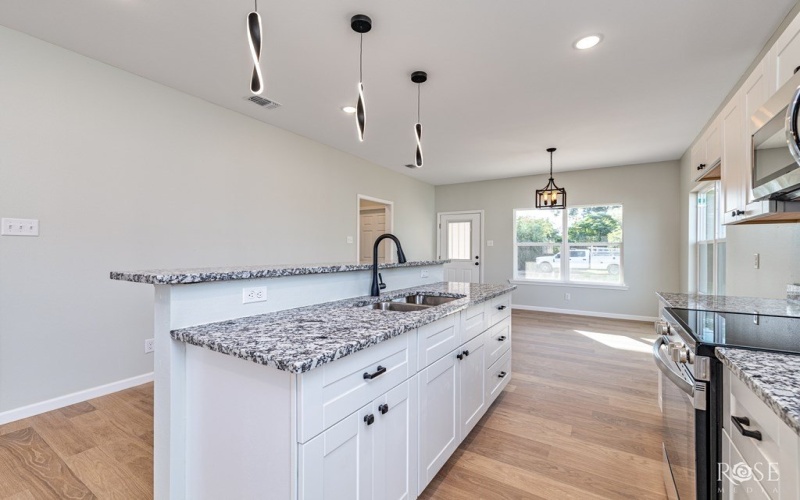 715 W 18th St, San Angelo, TX 76903, 3 Habitaciones Habitaciones , ,2 BañosBaños,Residential,En Venta,715 W 18th St,0,129486