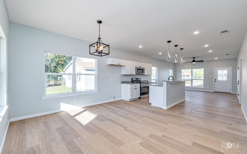 715 W 18th St, San Angelo, TX 76903, 3 Habitaciones Habitaciones , ,2 BañosBaños,Residential,En Venta,715 W 18th St,0,129486