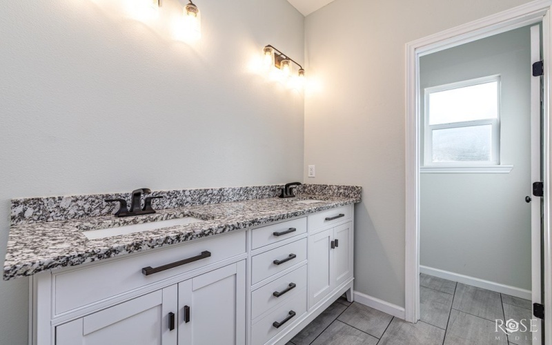 715 W 18th St, San Angelo, TX 76903, 3 Habitaciones Habitaciones , ,2 BañosBaños,Residential,En Venta,715 W 18th St,0,129486