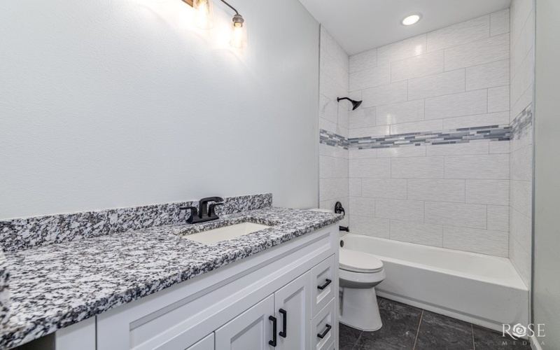 715 W 18th St, San Angelo, TX 76903, 3 Habitaciones Habitaciones , ,2 BañosBaños,Residential,En Venta,715 W 18th St,0,129486